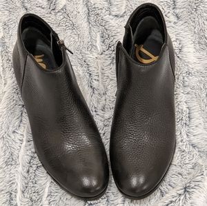 Sam Edelman  ankle  boots